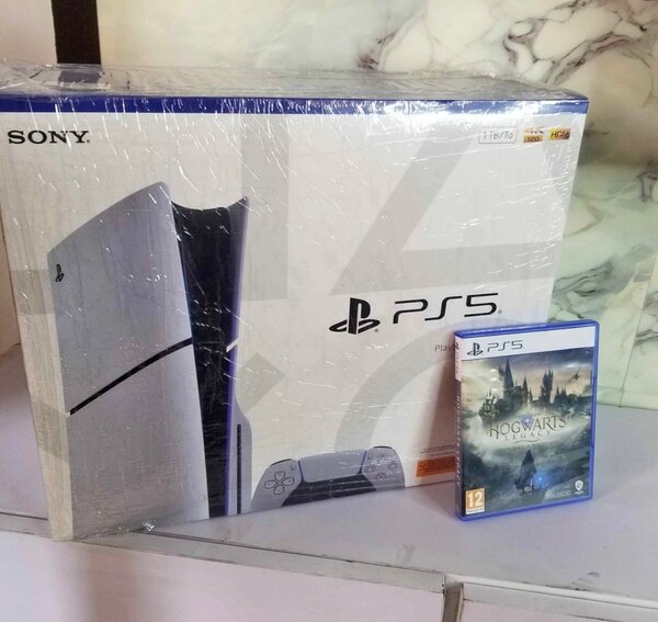 Sony PS5 avec jeu inclus