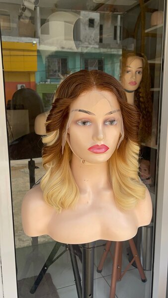 Coupe carré deux thon blonde