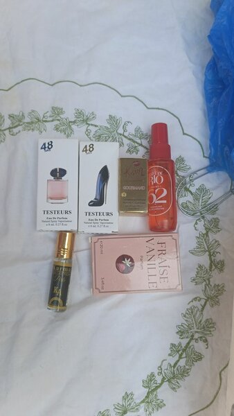 Lot de parfums variés