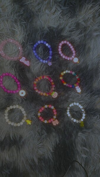 Bracelets en perles colorées