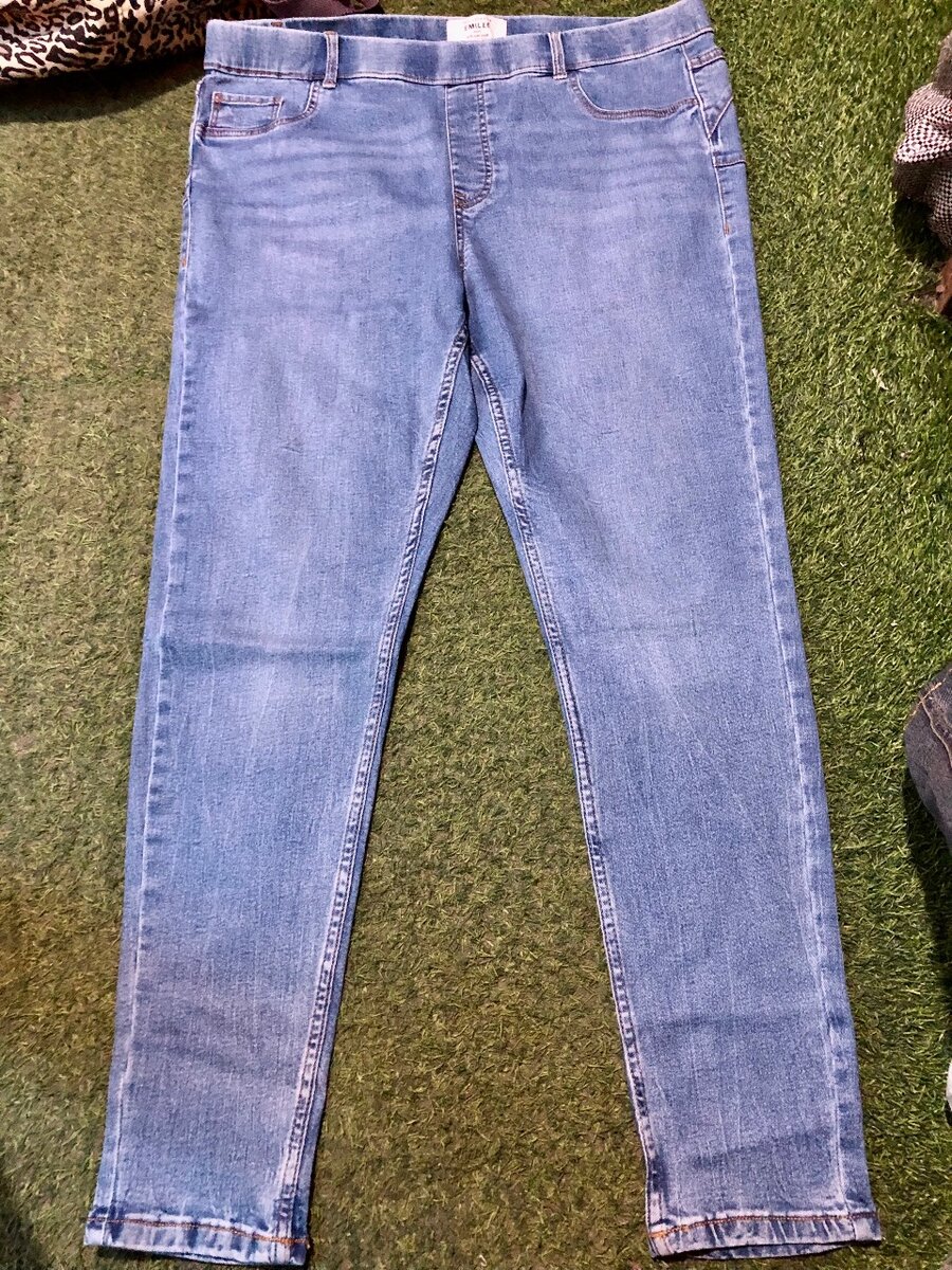 Baggy, cargo pants and skinny jeans