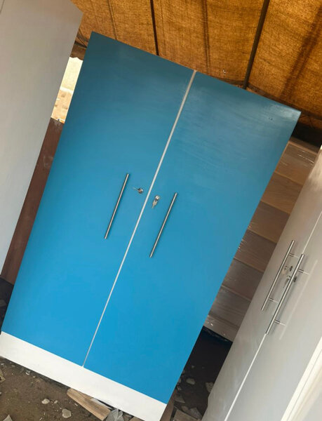 Armoire moderne deux portes