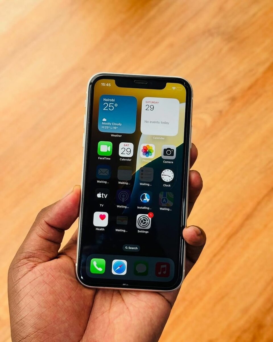 iPhone 11 64GB (Pre owned)