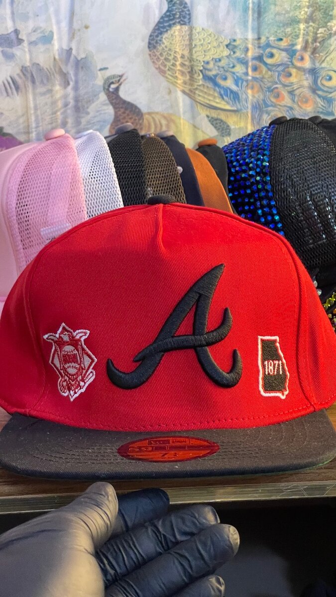 Casquette rouge logo "A"