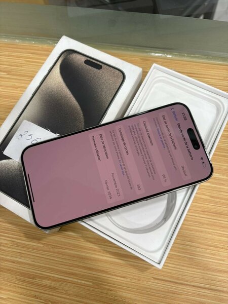 iphone 15 pro max 256g ESIM   Prix 520.000f  Numéro 07139995