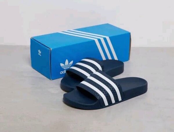 Sandales Adidas classiques