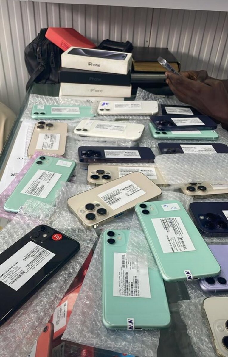 11 simple 64GB Quasi