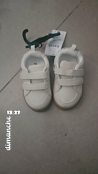 Chaussures bébé blanches