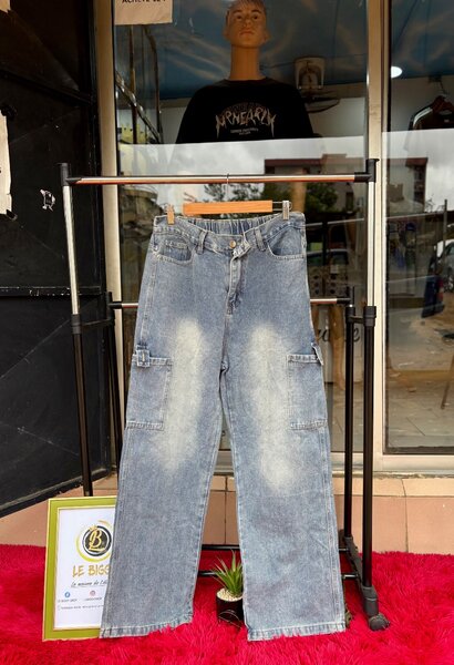 Jeans cargo style ample