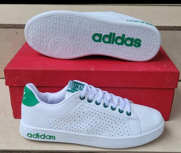 Baskets Adidas blanches unisexes