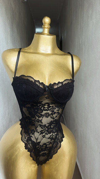 Body en dentelle noire sexy