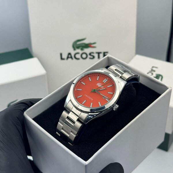 Montre élégante Lacoste