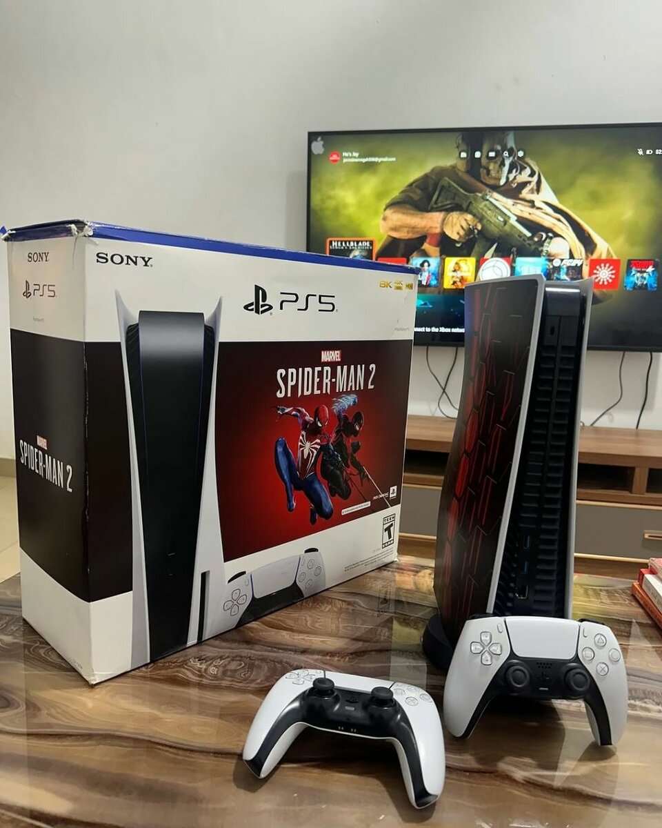 PS5 Standard [ Disc Version 825GB Storage]