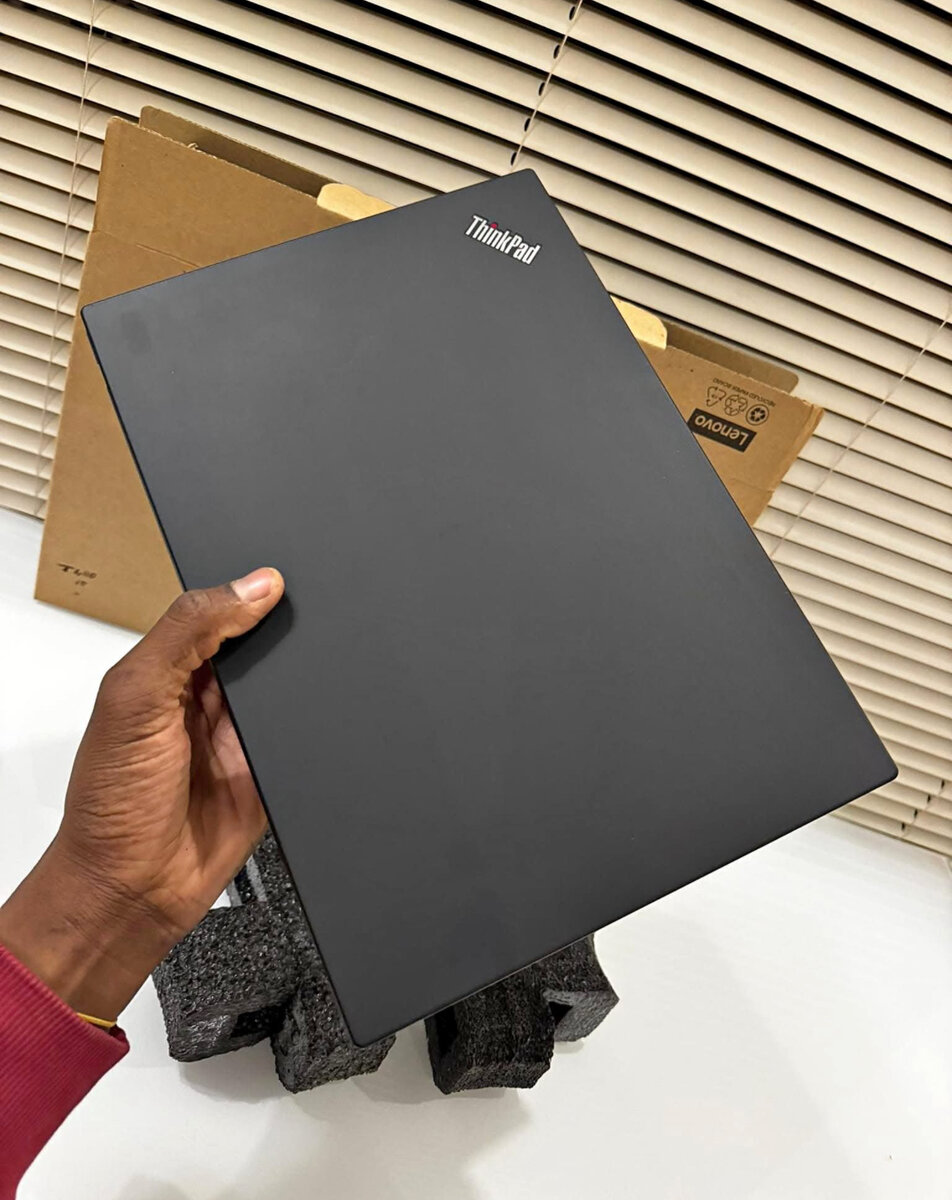 LENOVO ThinkPad T14 Gen 2 CORE i7 ~ 11ème gen 512Go Ssd | 16Go Ram | Ecran 14 pouce 