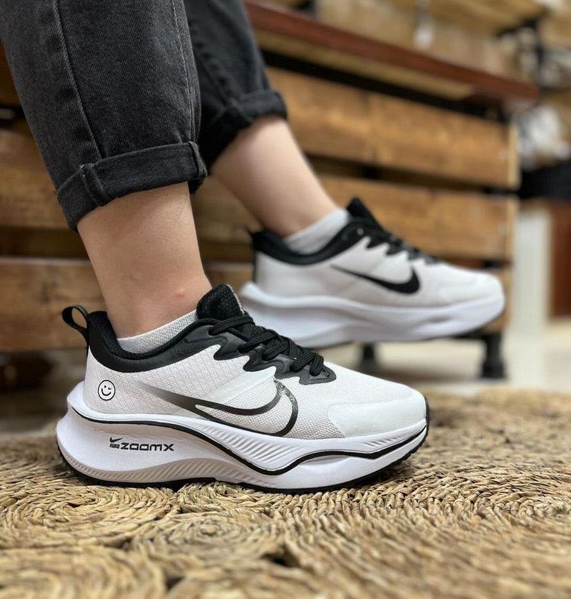 Nike zoom sneakers