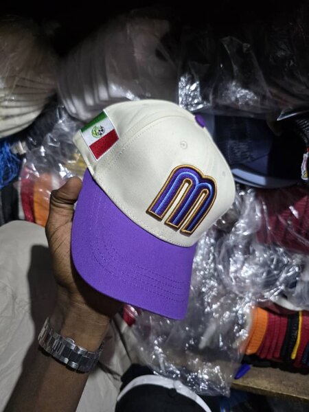 Casquette tendance violette