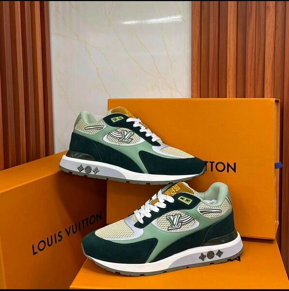 LOUIS VUITTON CLASSIC WEAR