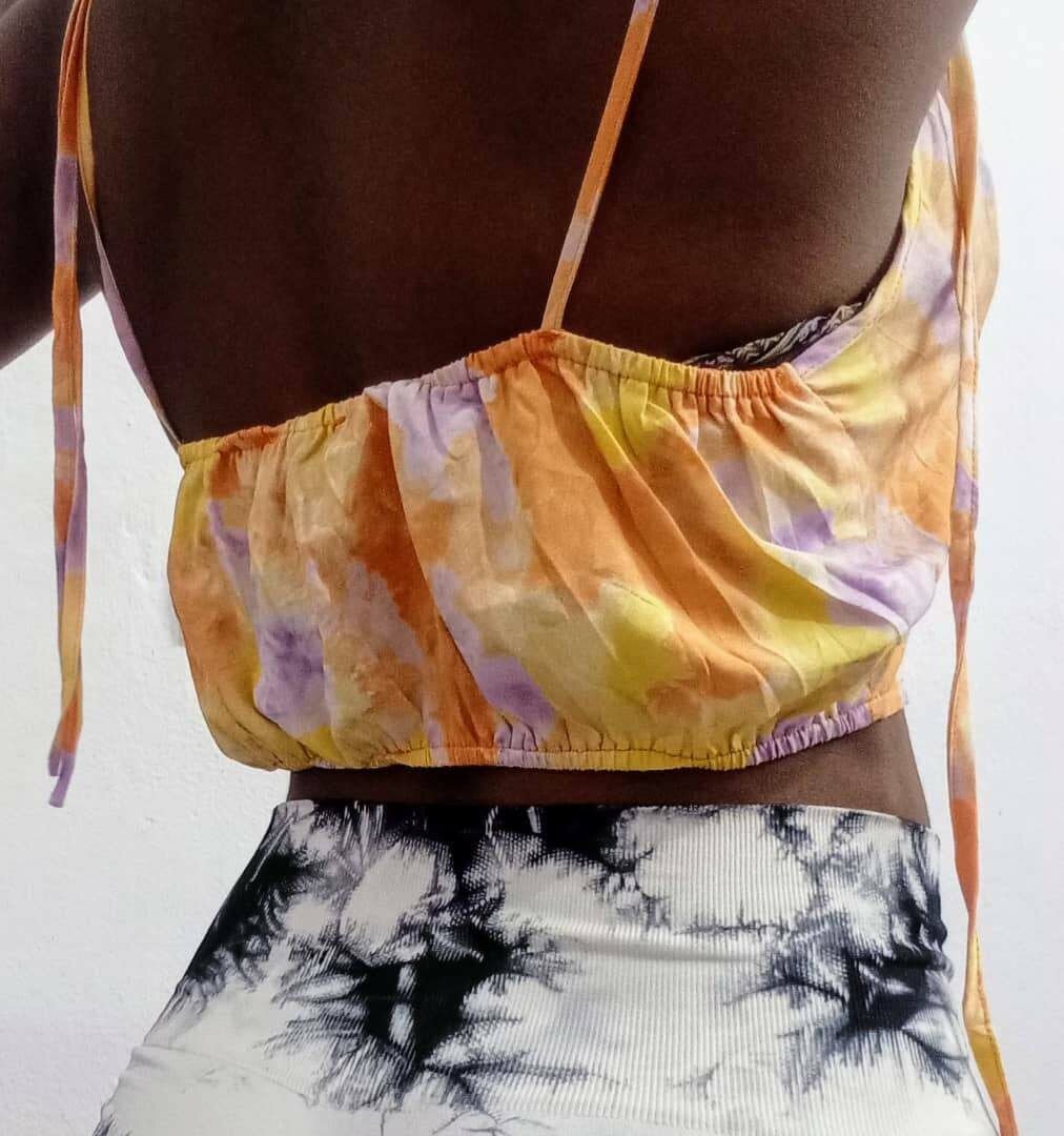 Top dos nu coloré chic