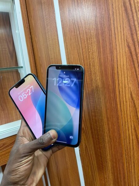 iPhone 13 Bleu Éclatant