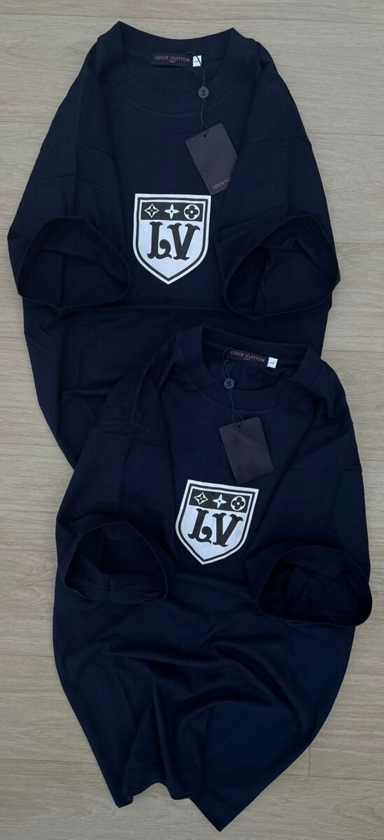 T-shirt noir unisexe élégant