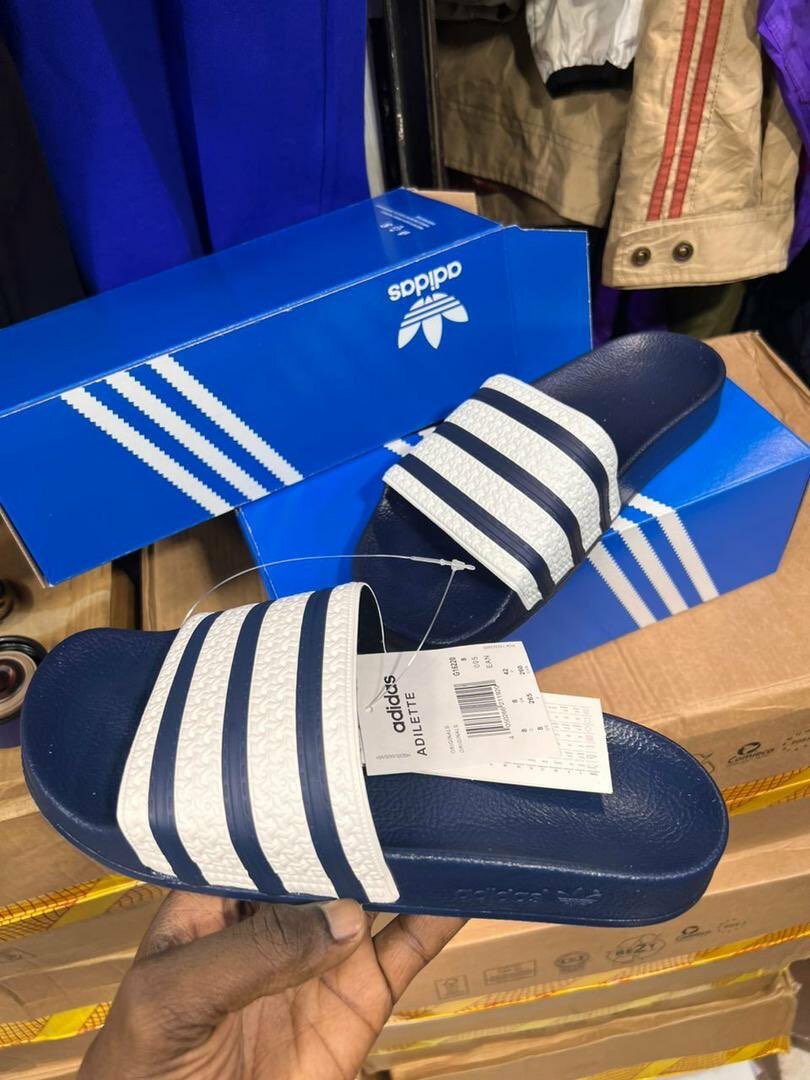 Claquettes original disponible