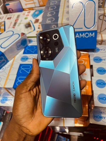 samsung s24ultra et Tecno Camon 20pro et Camon 2prémiee