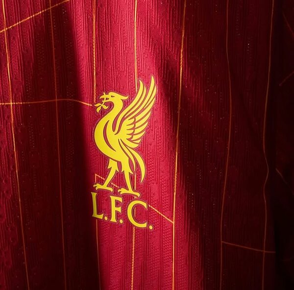 Maillots Liverpool FC pro