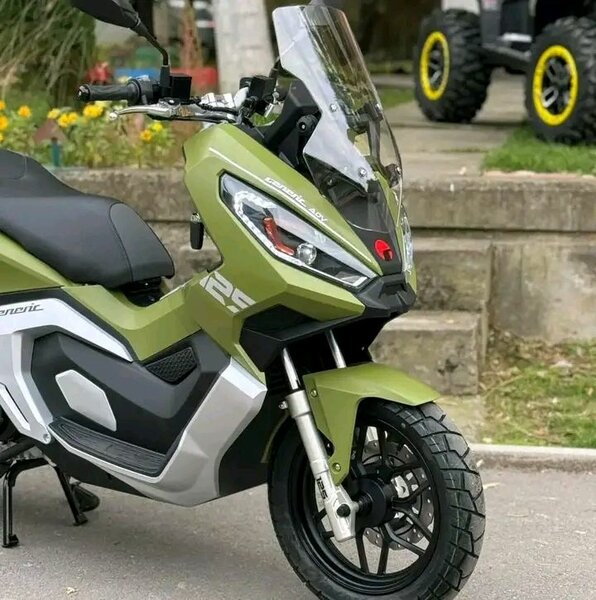 Scooter ADV 125cc puissant