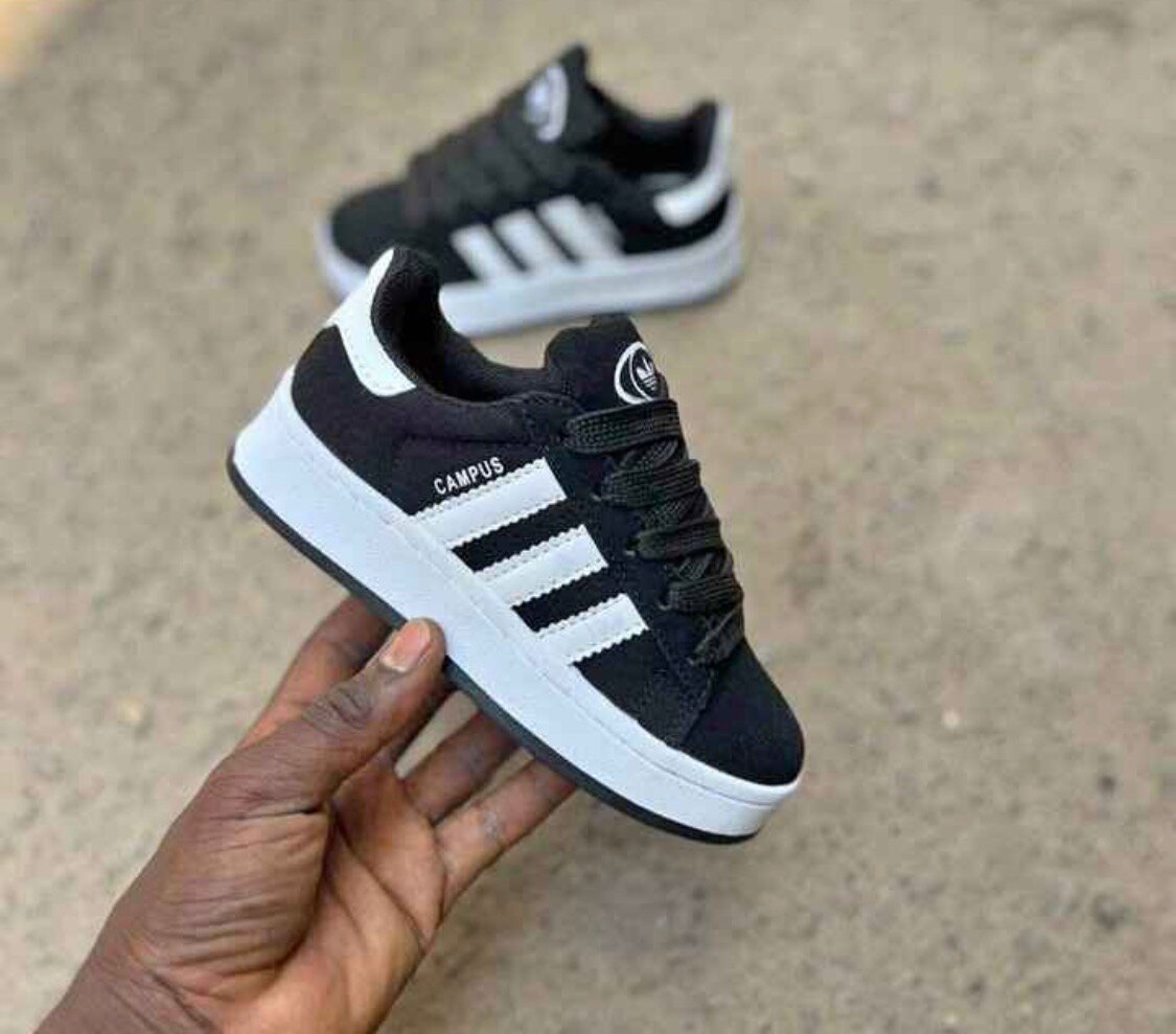 Baskets enfant modernes