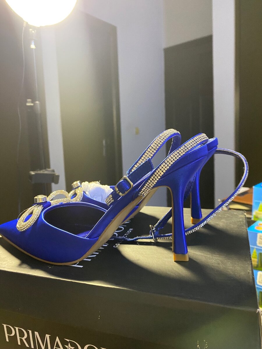 Escarpins bleus élégants