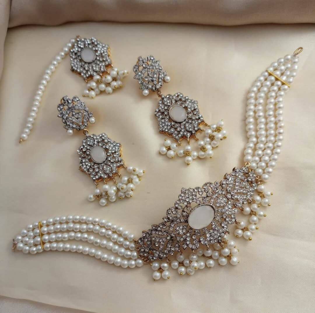 Ladies wedding set Necklace and earrings