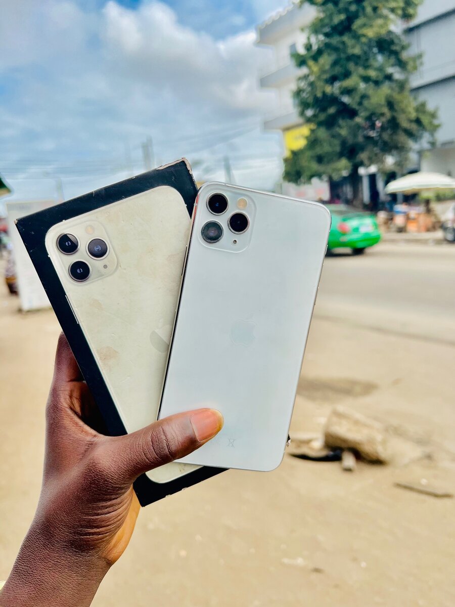 IPHONE 11 pro Max 64 G