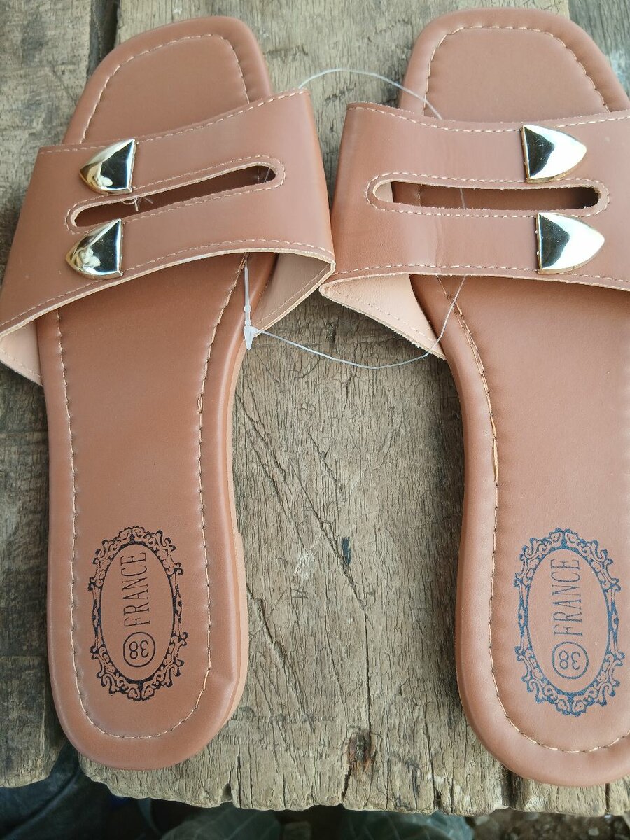 Mules ouvertes élégantes