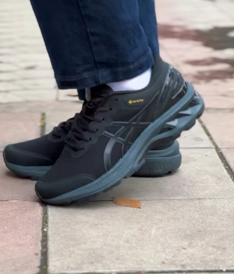 Зимние термо кроссовки