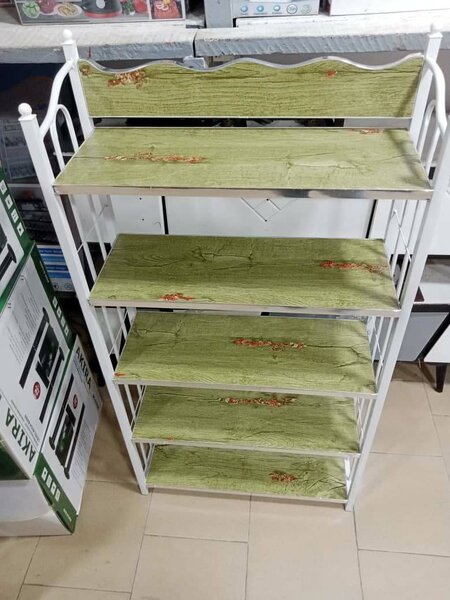 Étagère en métal et bois