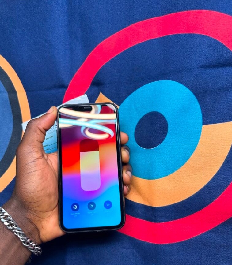 FAIRLY USED APPLE IPHONE 11 64GB FACTORY UNLOCKED BH77 BLACK