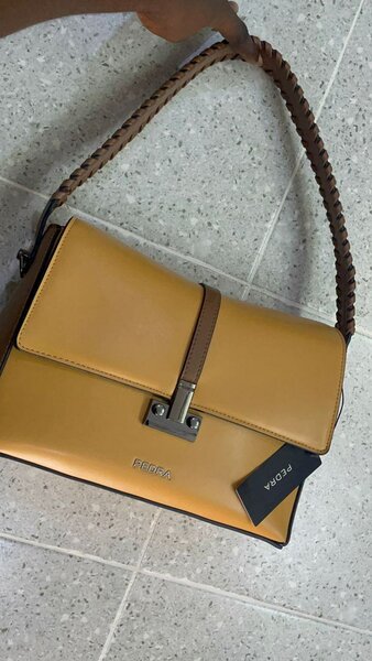 Sac bandoulière en cuir élégant