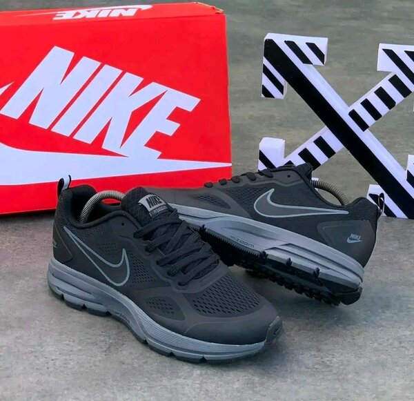 Chaussures de sport Nike noires