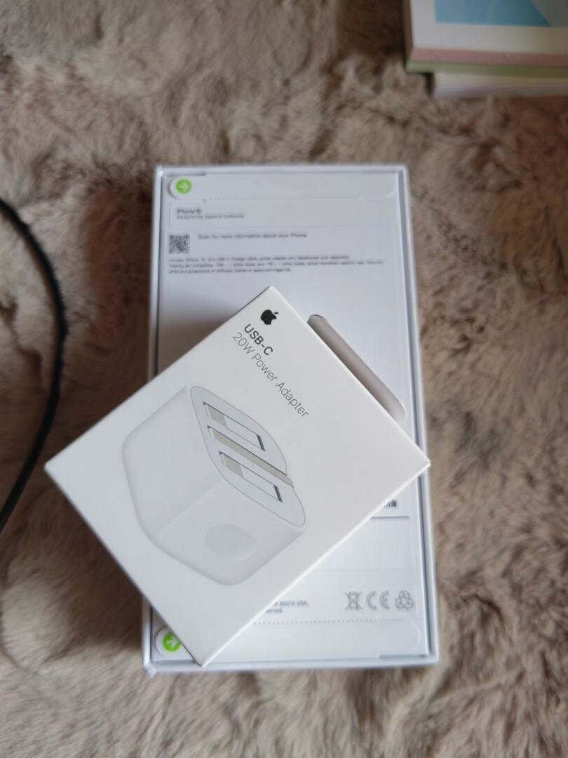 iPhone 16avec adaptateur USB-C