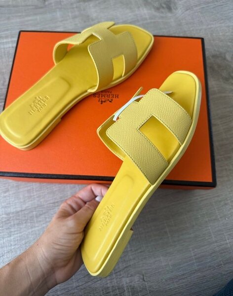 Sandales jaunes élégantes femme