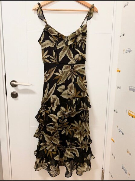 Robe fluide à motifs floraux