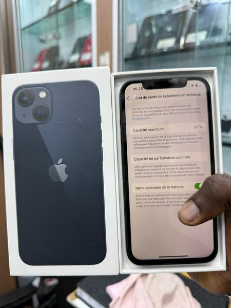 iPhone 13 simple