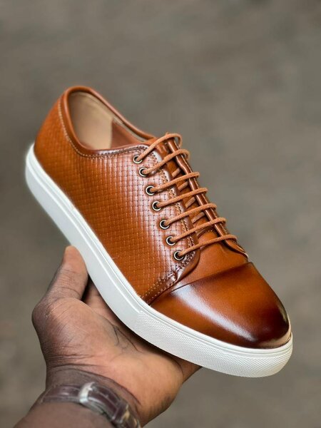 Mens shoe