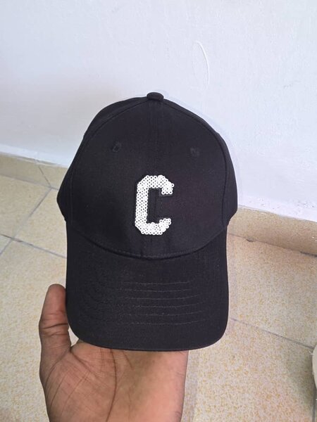 Casquette noire chic
