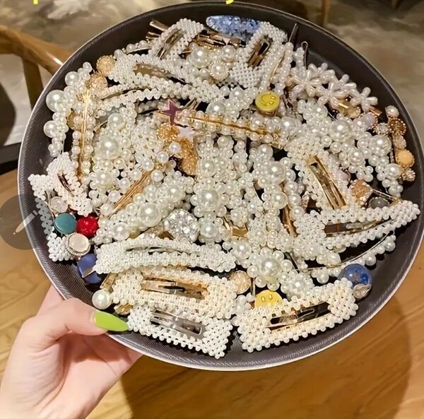 Elegant Pearl Hair Clips Set