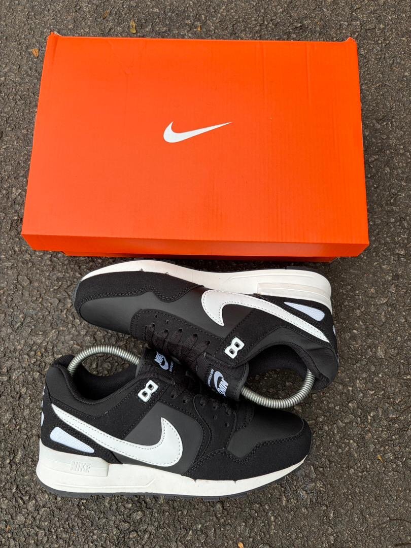 Nike Baskets Noires Confortables