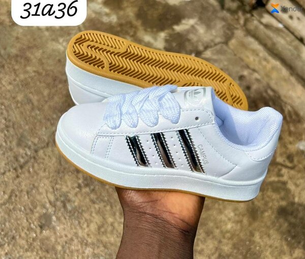 Baskets blanches enfant