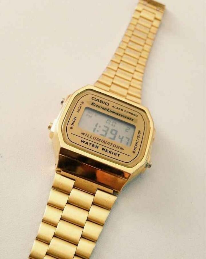 Montre Casio en or