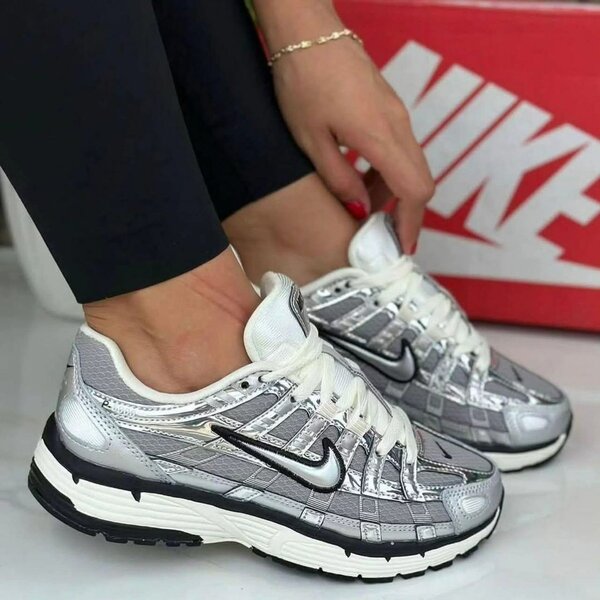 Baskets Nike Argent Unisexe