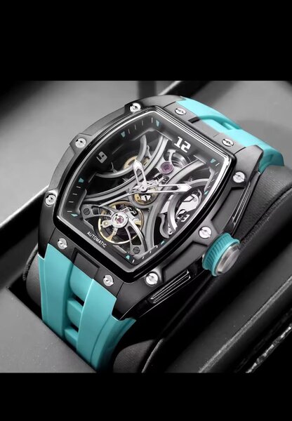 Montre squelette homme design